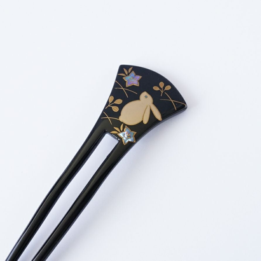 本漆純金蒔絵螺鈿かんざし 新角ピン うさぎに桔梗文様（黒色） | か