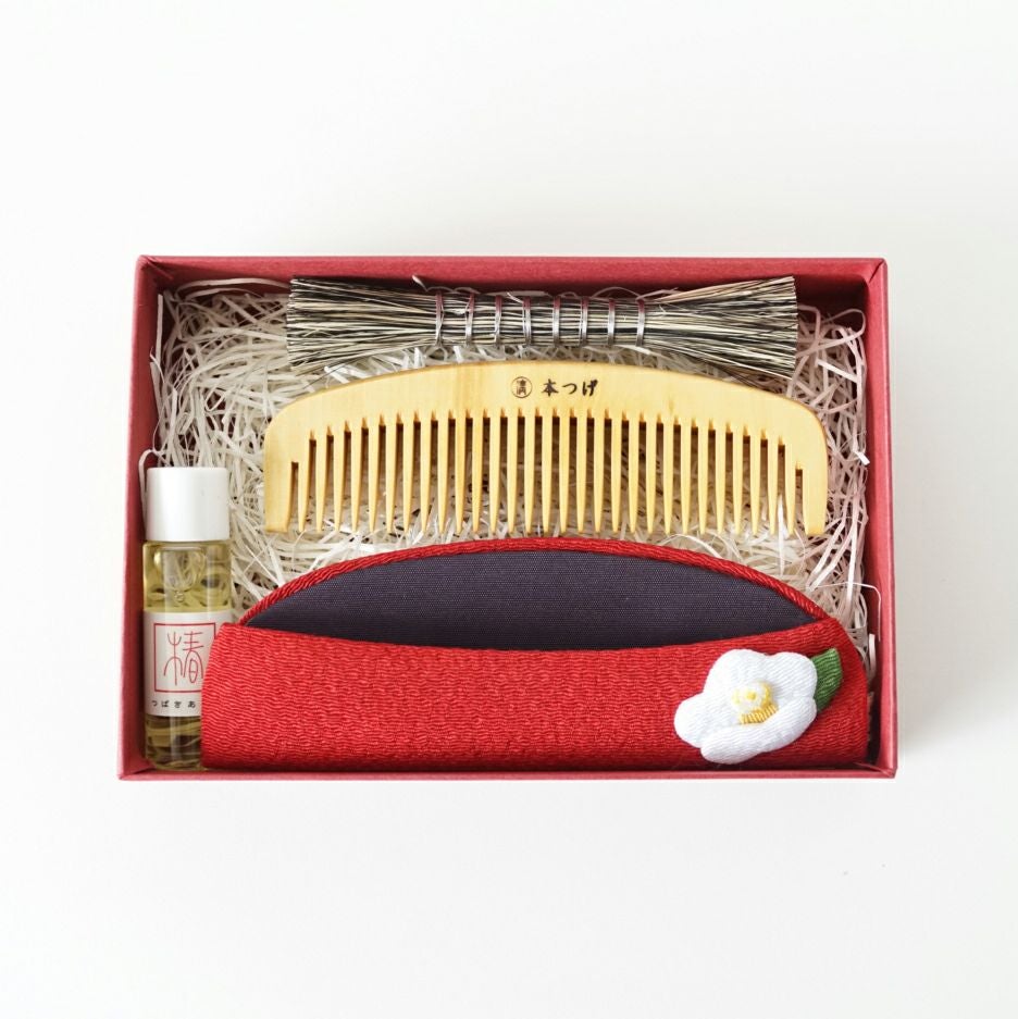 つげ　小判彫　くし つげ櫛】彫り解き櫛 3寸5分 ケース付き（椿） | かづら清老舗