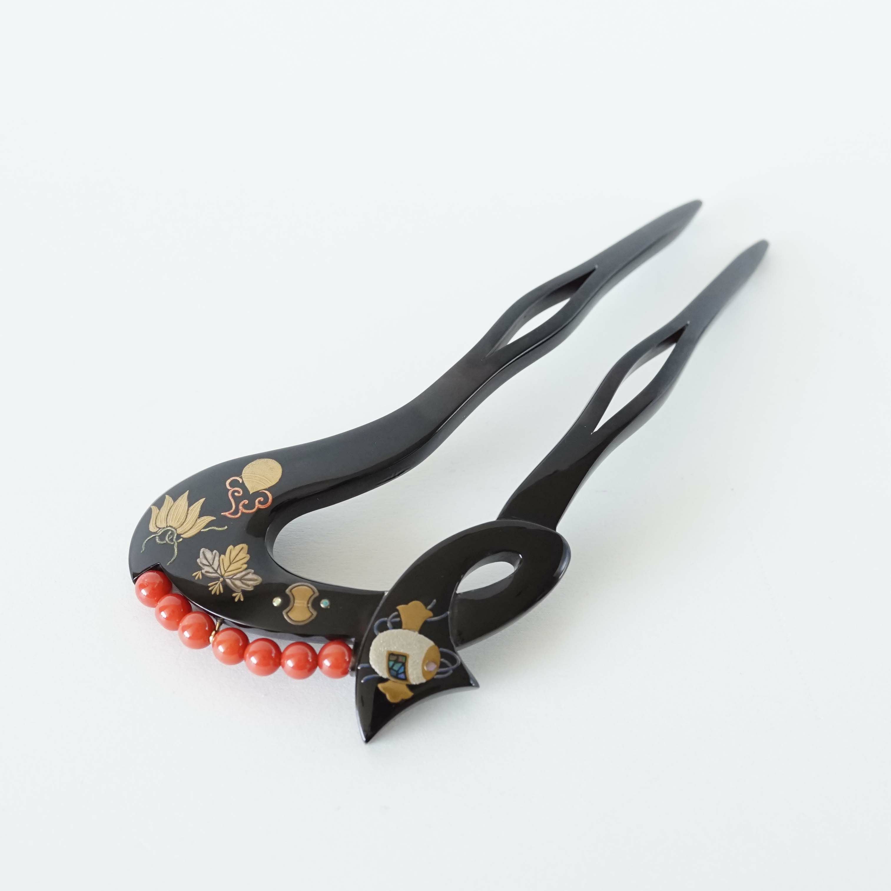 本べっ甲 純金蒔絵螺鈿かんざし 宝尽くし文様（珊瑚付き）変形 | か