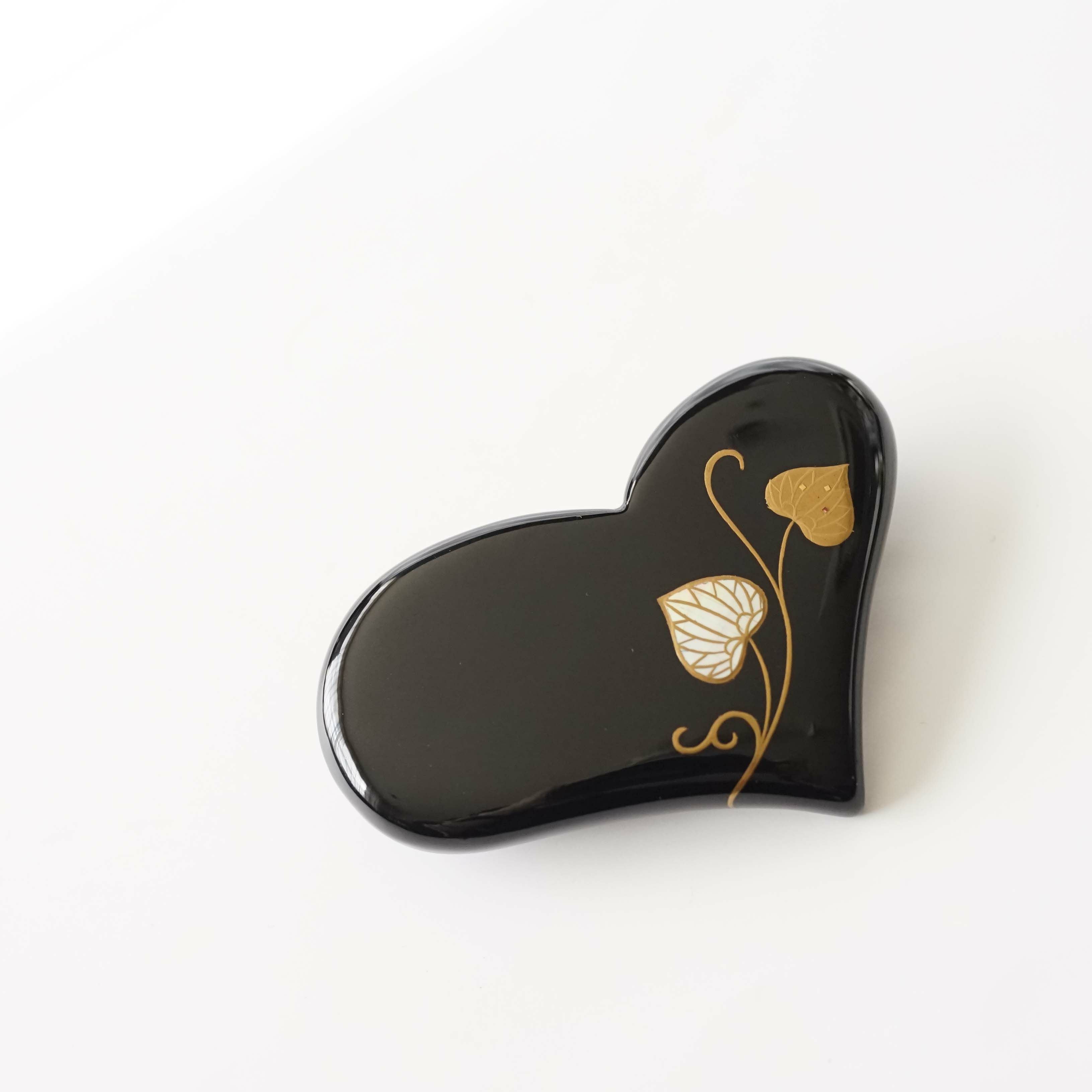 本漆純金蒔絵 バレッタ （双葉葵文様）ハート型 | かづら清老舗