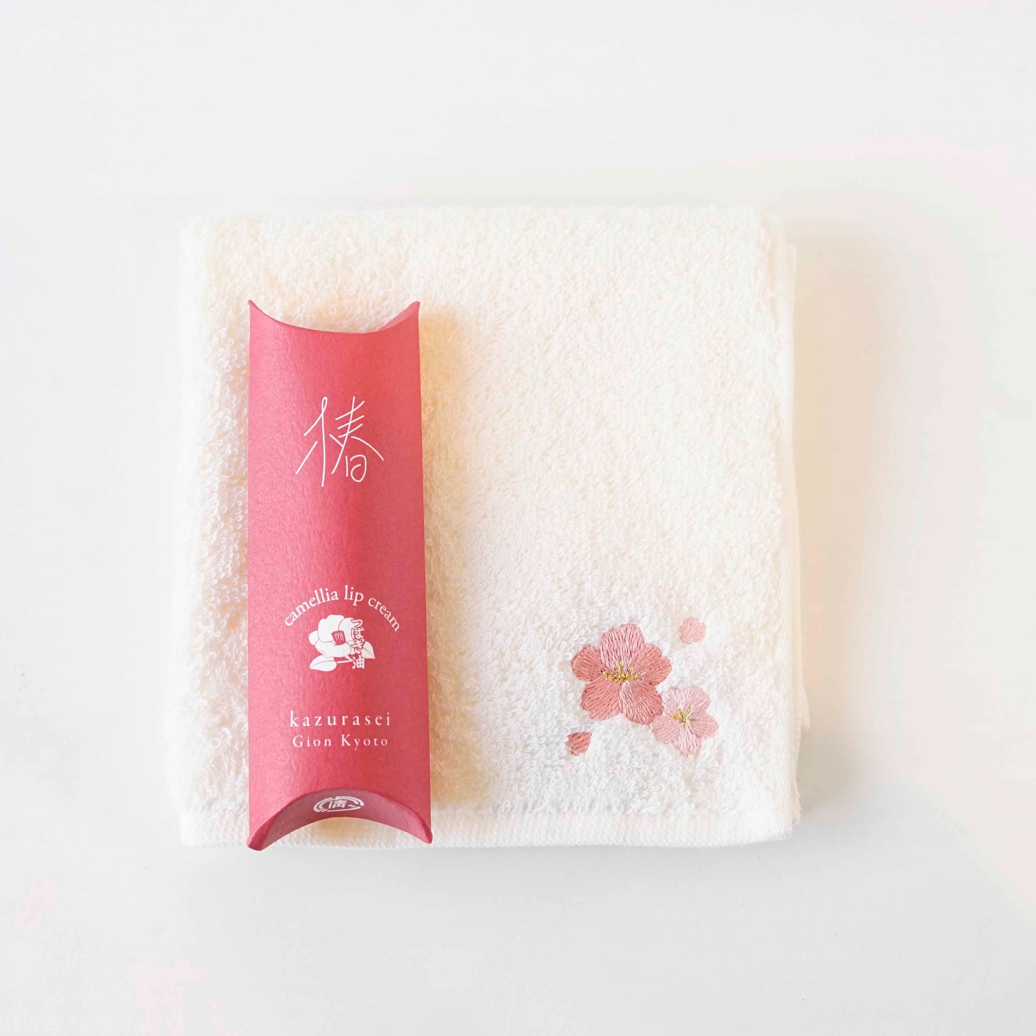 花さん専用出品 桜刺繍タオルハンカチ 椿りっぷクリームセット | かづら清老舗